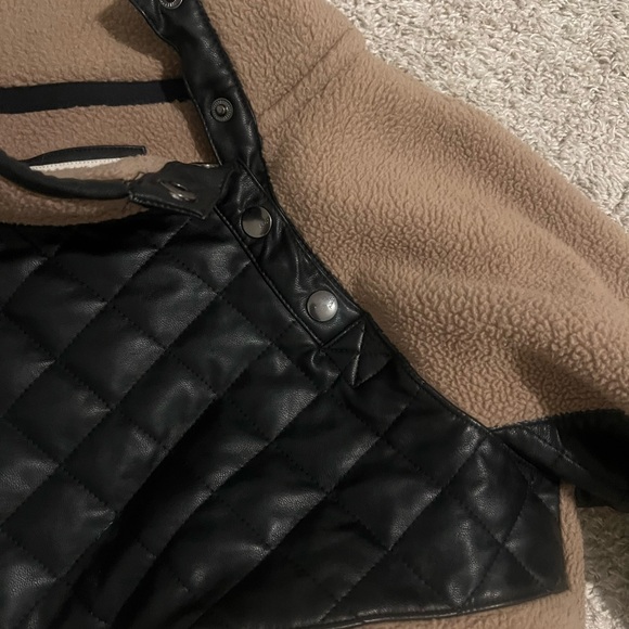 Abercrombie Taupe Fleece Pullover with Quilted Black Yoke - Picture 2 of 4